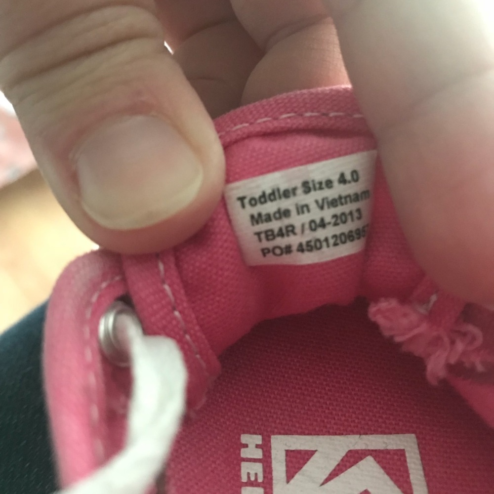 Hello Kitty Vans - Picture 4 of 4